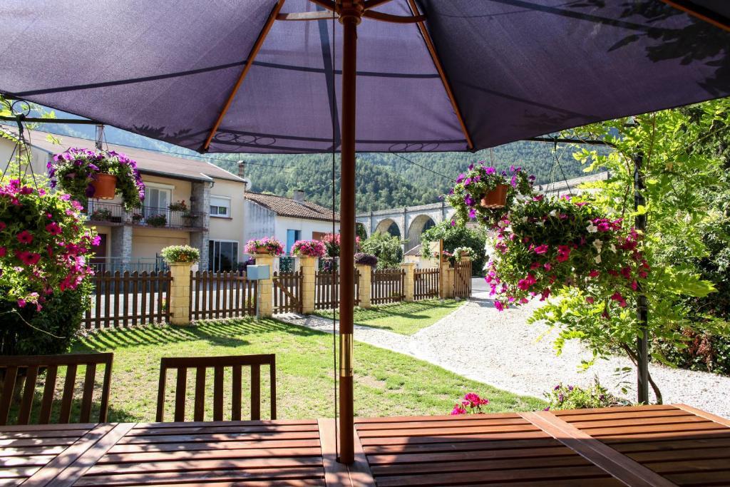 Aux Quatre Saisons Axat Bed and Breakfast Eksteriør billede